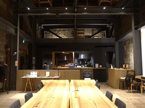 鉄骨によって耐震補強を図った