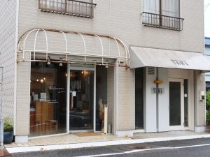 玉地区の商店街から少し入ったところにできたカフェ。この店以降、少しずつ店が生まれ始めた