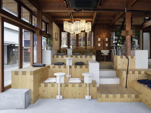 地元の人たちからの声を基にどのような要素の施設が必要かが検討されたという。写真はMinatoyaで提供されるyubune宿泊者の朝食