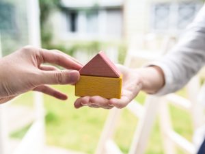 無償譲渡物件とは法律的には不動産の「贈与」に当たる