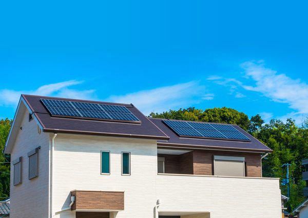 日本にある再エネ発電設備の75％は太陽光発電（2021年3月時点）であり日本で最も普及している再生可能エネルギーであるといえる