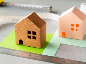 用途地域内ではさまざまな建築制限が設けられている。物件の購入にあたっては、希望する建物を建てる場合どんな制限を受けるか建築会社などに確かめるようにしよう