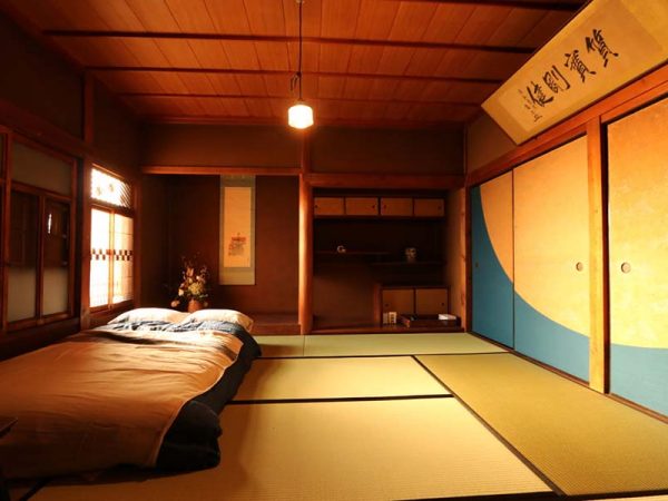 尾道ガウディハウスは、2泊3日からの宿泊が可能。宿泊条件詳細などはサイトから確認してほしい