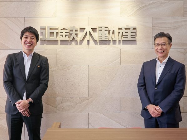 近鉄不動産が運営する、日本一高い超高層複合ビル「あべのハルカス」と、天王寺公園のエントランスエリア「てんしば」