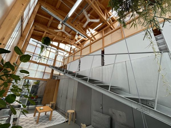 シェアハウスEVERの外観。「新建築　2019年8月号」の表紙を飾ったこともある