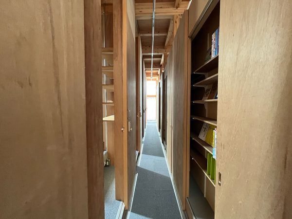 シェアハウスEVERの外観。「新建築　2019年8月号」の表紙を飾ったこともある