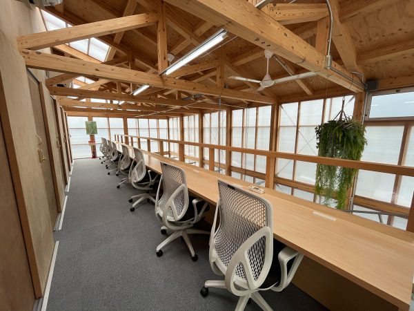 シェアハウスEVERの外観。「新建築　2019年8月号」の表紙を飾ったこともある