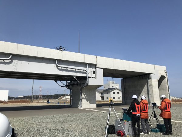 福島ロボットテストフィールド主催により実演展示会を実施した際の様子（写真提供/福島ロボットテストフィールド）