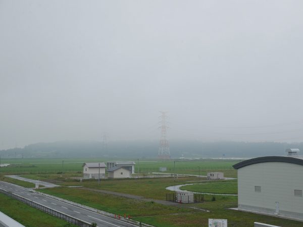 福島ロボットテストフィールド内部、水中・水上ロボットエリア方面。奥に水没市街地フィールドが見える