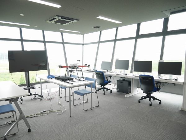 福島ロボットテストフィールド主催により実演展示会を実施した際の様子（写真提供/福島ロボットテストフィールド）