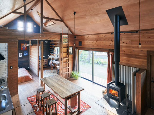 BESSの栖ログ、内観パース。平屋ではあるものの、ログハウスならではの小屋裏を存分に生かした造りになっている