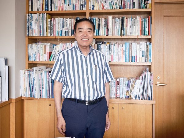 株式会社イシン住宅研究所 代表取締役社長 石原宏明氏。2022年7月、岡山県津山市のイシン住宅研究所 本社にて