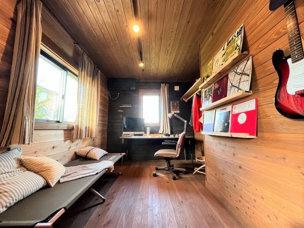 BESSの栖ログ、内観パース。平屋ではあるものの、ログハウスならではの小屋裏を存分に生かした造りになっている