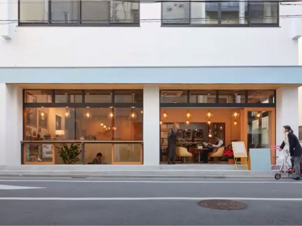 私設公民館を作りたいとの思いから生まれた「喫茶ランドリー」（元子氏の投映資料より）