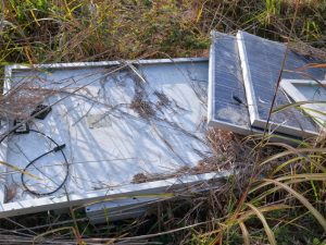 基本的に太陽光パネルは産業廃棄物として扱われる