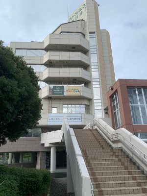 1995年に「日本の都市公園100選」に選定された「落合公園」内の「グリーンパレス春日井」2階に、春日井市子ども屋内遊び場「ぐりんぐりん」が誕生