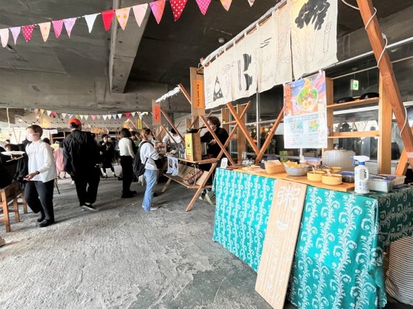 キタカガヤフリーの会場、クリエイティブセンター大阪（CCO）。ドック（船渠）などの名村造船所の遺構はそのまま生かされている。敷地面積は約4万平米。日本ではほかに類を見ない造船所跡地を活用した広大なアートスペースである