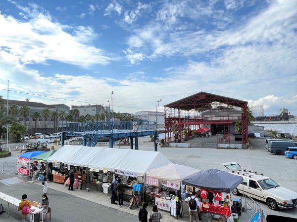 キタカガヤフリーの会場、クリエイティブセンター大阪（CCO）。ドック（船渠）などの名村造船所の遺構はそのまま生かされている。敷地面積は約4万平米。日本ではほかに類を見ない造船所跡地を活用した広大なアートスペースである