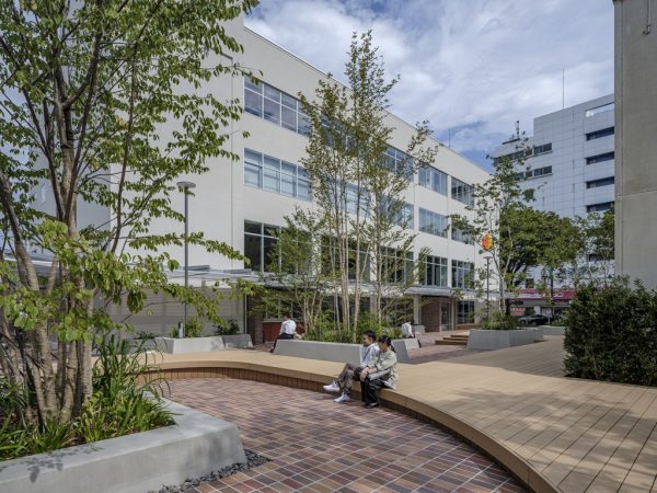 図の中央にあるのが当プロジェクトの敷地。この四方に、官公庁、観光地などが分散している（提供：HAGI STUDIO）