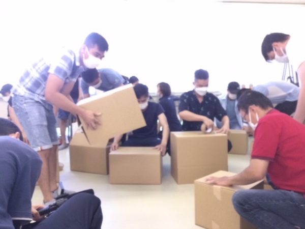 在留外国人が増加する今、「災害時要援護者」と位置づけられている外国籍の人たちにも防災の知見が必要となるだろう。兵庫県加東市の社（やしろ）の公営住宅にてベトナム国籍の入居者向けに行われた防災イベントをレポートする。