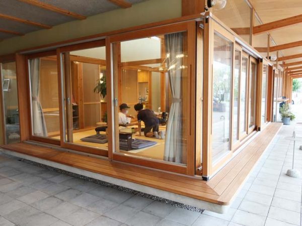 注文をしたらその場で揚げてくださり、熱々をいただくことに。気遣いがうれしい