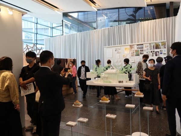 ヴェネチア・ビエンナーレ　ロシア館の改修の展示。できれば改修前の情報も欲しかった