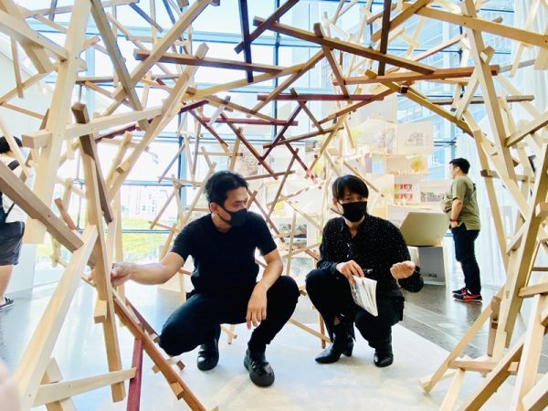 樹種によって応力が異なり、それに忠実に作られたというパヴィリオン