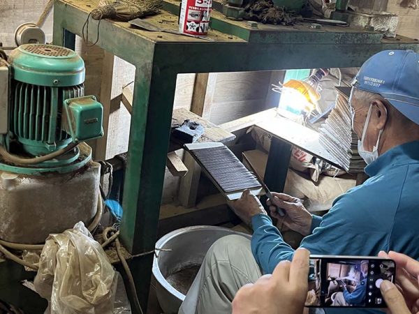 「馬場水車場」で迎えてくれた馬場猛さん（写真中）