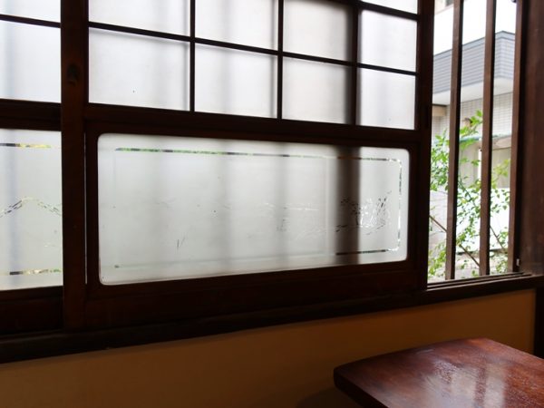 長屋の建具の中にはもう二度と手に入らないものも少なくない