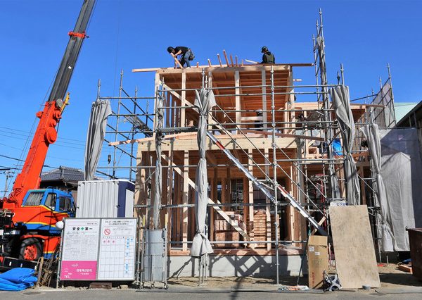 ウッドショックに続き、ウクライナ・ロシア情勢で建築建材は高騰となった（※写真はイメージ：PIXTA）