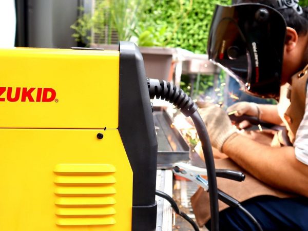 土地に芝生を植えるところからとよしばは始まった