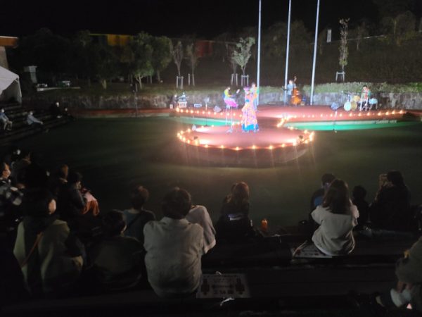 光のイルミネーションでできた巨大迷路。いつもと違う雰囲気に包まれた養老公園（写真提供：養老公園）