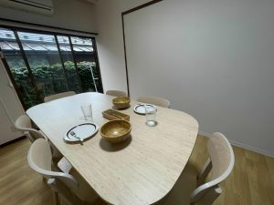 住まいは生活の土台。そこでシェアハウスを始めたそうだが、住宅だけでなく備品その他も用意するのは大変だっただろうと推察する（写真はすべてサンカクシャ提供）