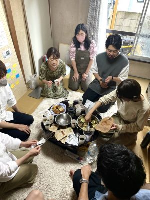 2022年5～6月、入居には至らなかったものの同物件に興味を持つメンバーがともにバルコニーの塗装を行った