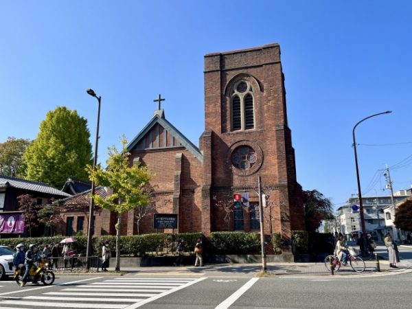 烏丸通から見た聖アグネス教会