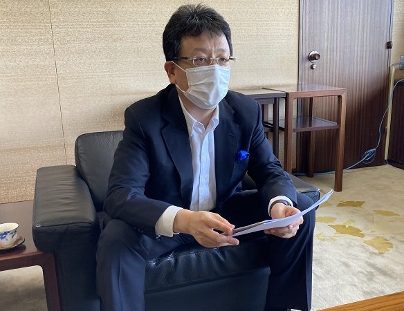 大西一史熊本市長。アメリカへの留学経験も踏まえて積極的な教育改革に取り組んている。