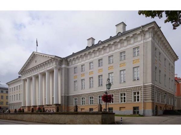 タルトゥ大学本館（1806年）