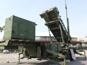 一どこからか弾道ミサイルが発射された場合、私たちはどのようにして身を守ればいいのだろうか。できうる対応策について、内閣官房「国民保護ポータルサイト」などを参考にした記事。