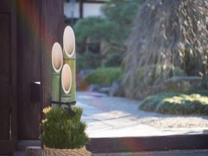 門松、しめなわ、鏡餅などの正月飾り。どの場所にどのような形で飾ればよいのか、飾ることで何かご利益があるものなのか新年を迎えるための正月飾りの飾り方をご紹介。