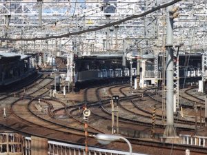 関西高速鉄道が施設を整備・保有、JR西日本と南海電鉄が使用して開業する「なにわ筋線」。うめきた地下駅とJR難波駅、南海本線の新今宮駅をつなぐ新たな路線は、大阪の交通アクセス向上が見込めるとして注目を集めている。