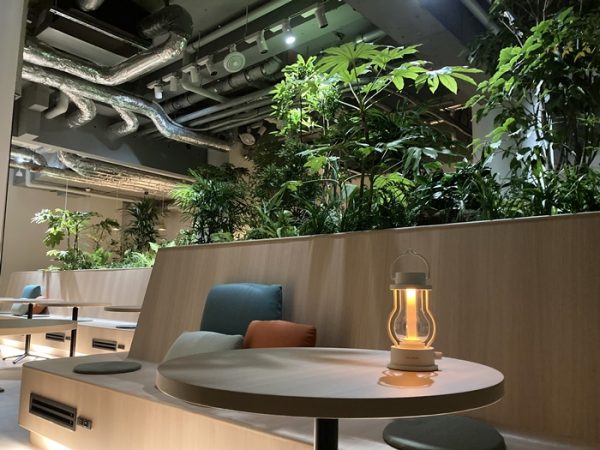 サイズの違う個室が用意されている。打ち合わせ、会議などに