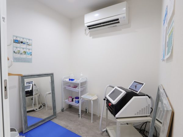 セルフ脱毛とセルフホワイトニングは同じ部屋になっているが、内部でそれぞれ完全個室になっている