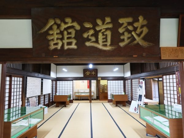 2022年、山形県鶴岡市で行われている街づくりがさまざまな形で評価された。そのヤマガタデザインの活動のひとつに全天候型のキッズドームソライという児童教育施設がある。この地に長らく根づく江戸時代の儒学者・荻生徂徠の徂徠学に由来するという、古くて新しい学びの姿を見学してきた。