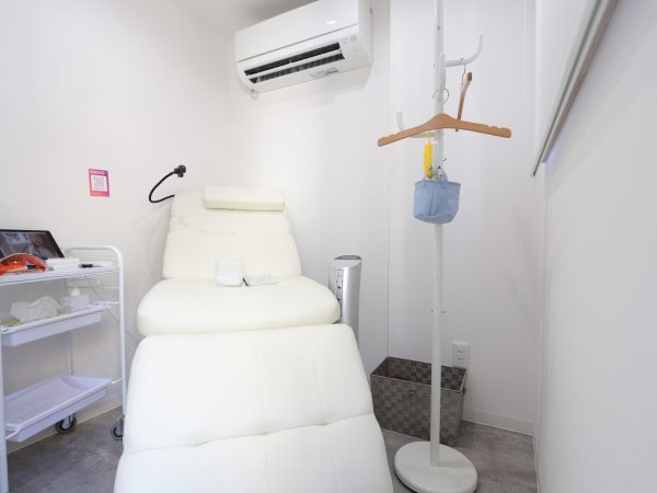 セルフ脱毛とセルフホワイトニングは同じ部屋になっているが、内部でそれぞれ完全個室になっている