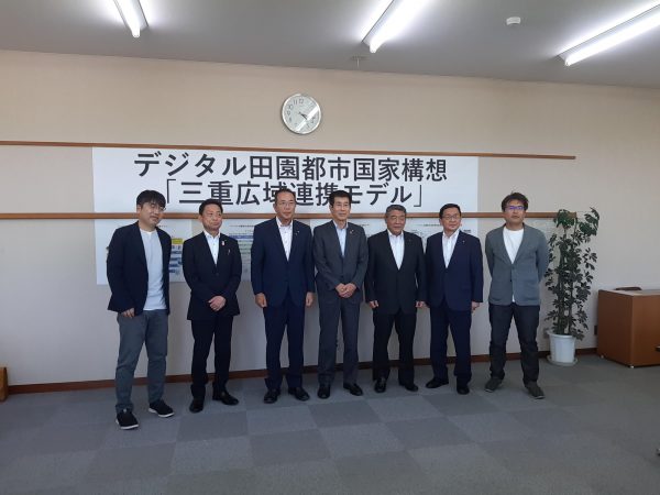 ▲スーパーシティからデジ田へ方向転換するなど途中紆余曲折はあったものの、2022年6月24日、5町の首長による合同記者発表が行われ、デジ田への本格的な取り組みがスタートした