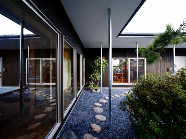 総二階だった家（平屋）
株式会社モリタ装芸