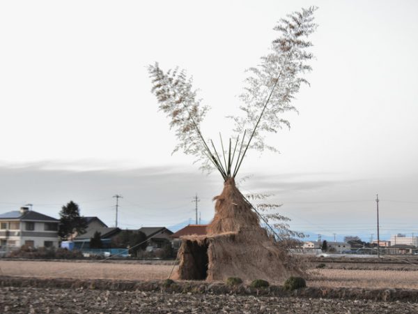 とんど（左義長）のための正月小屋