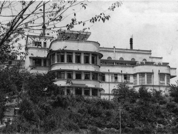 神戸市灘区「廃墟の女王」摩耶観光ホテル（マヤカン）を訪れた