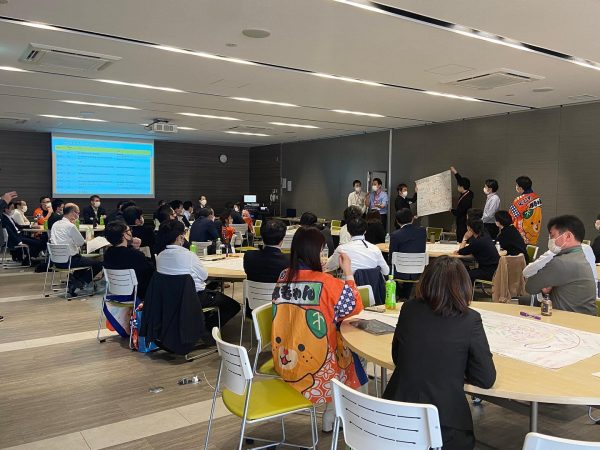 ワークショップ：「100 年後の行政」を考えるワールドカフェ