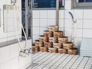 海外からの助成で修復再生された北区にある稲荷湯、地域のサロンともいうべき長屋を見学してきた